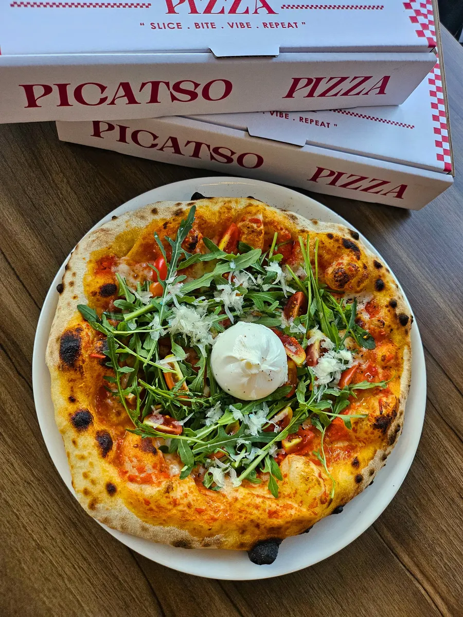 Burrata & Rocket Pizza (V) at Picatso Pizza Koh Tao